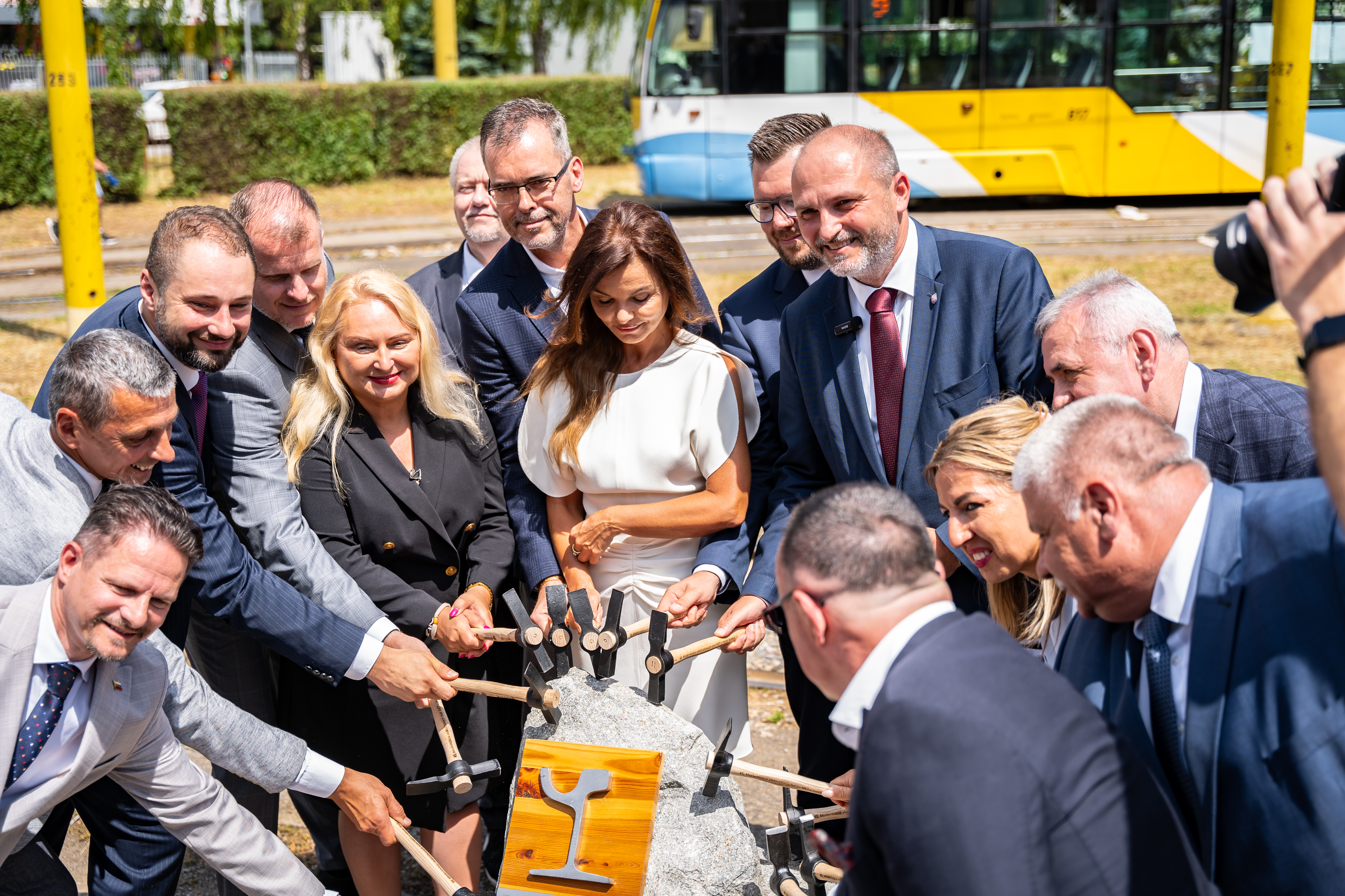 Tlacovy brifing - Modernizacia elektrickovych trati MET 2-17